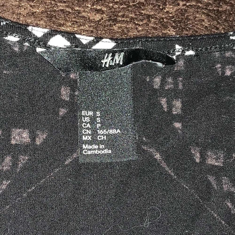 2/$15 H&M Geometric Print Bodycon Dress Sz Small - Picture 3 of 3